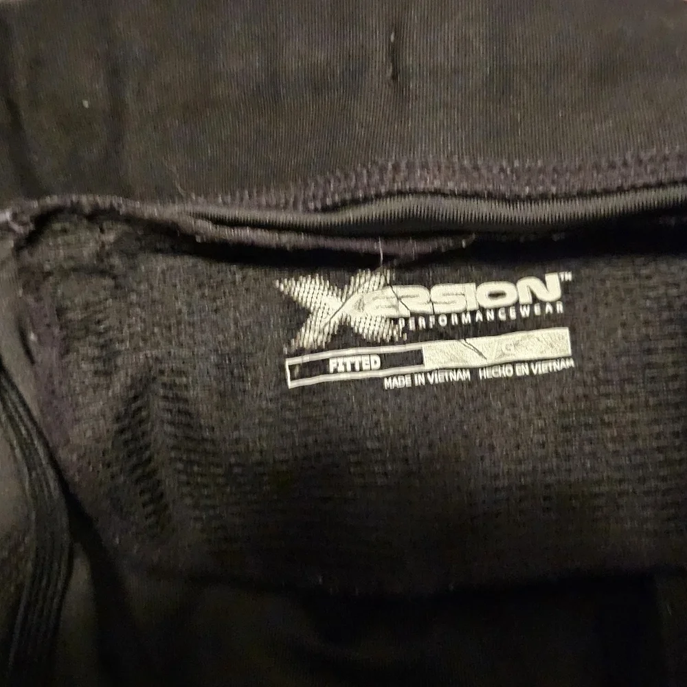 EUC Xersion Capri Leggings, Black With Blue Stripe - Size Large - Picture 3 of 5